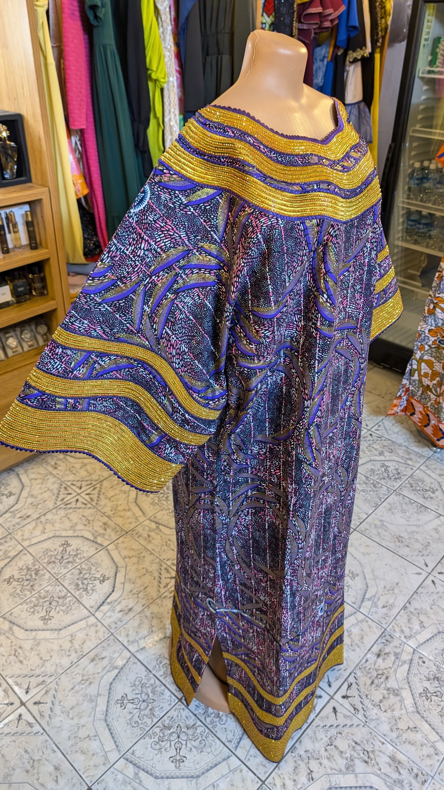 Robe en Super Brodée