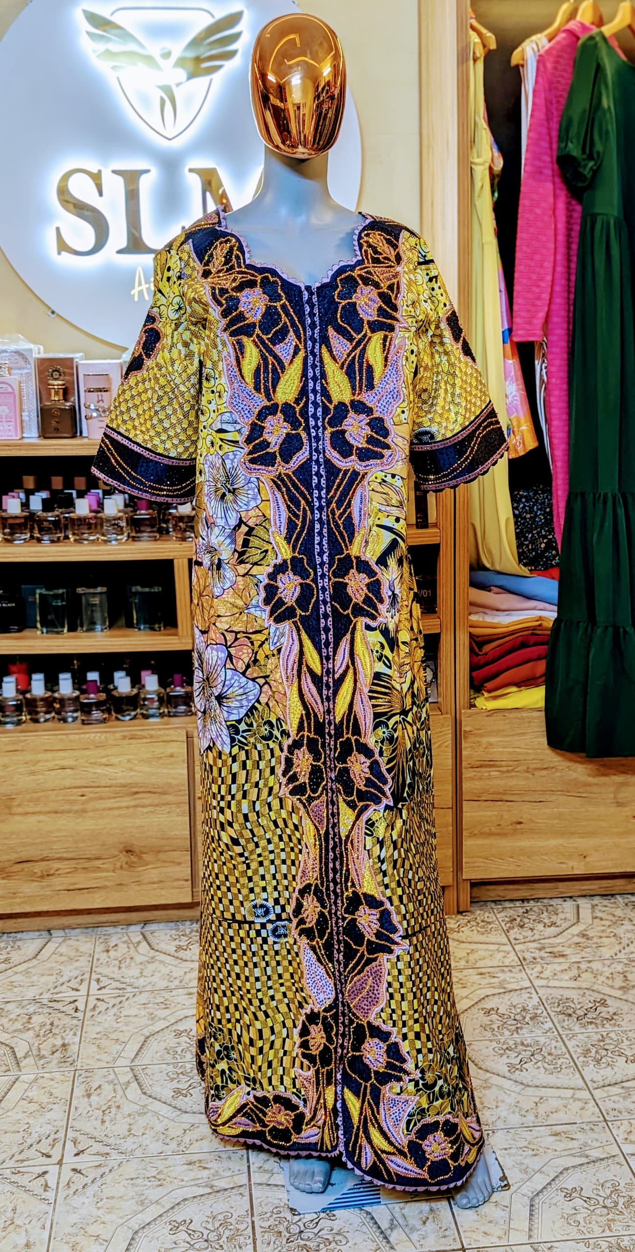 Robe en Super Brodée